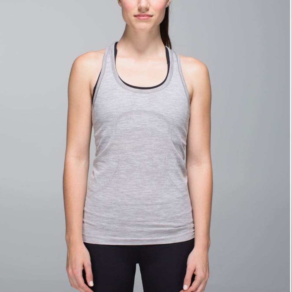 • Lululemon • Women’s Run: Swiftly Tech Racerback
Heathered Medium Grey  2